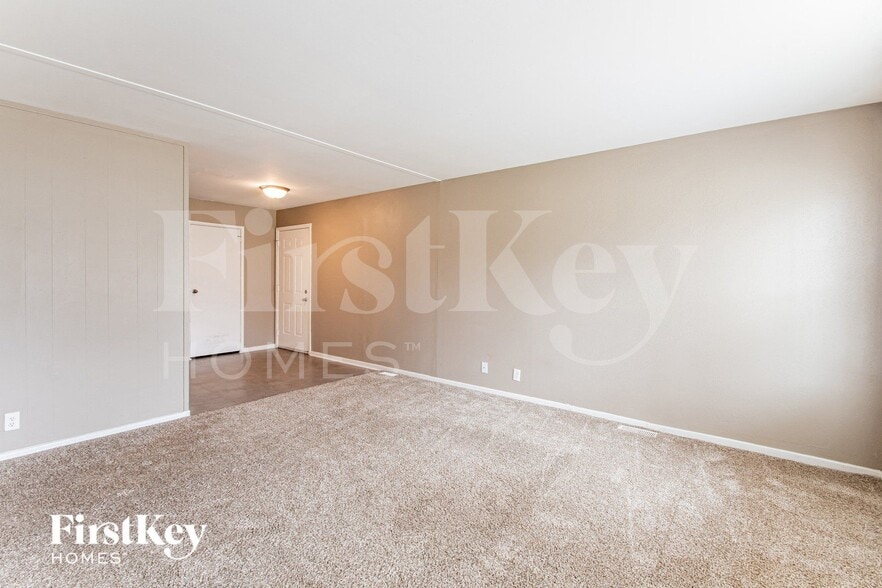 Building Photo - 3107 N Fuller Dr