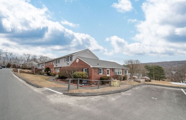 Building Photo - 86 Old Farms Ln