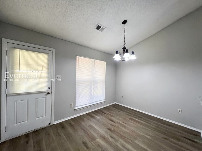 Building Photo - 1208 W E Ross Pkwy