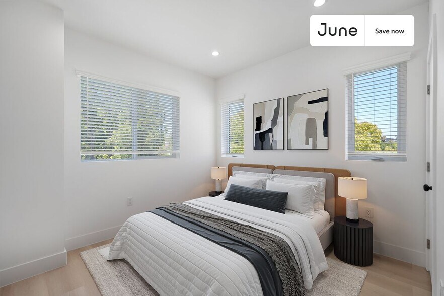 Building Photo - 1321 N June St