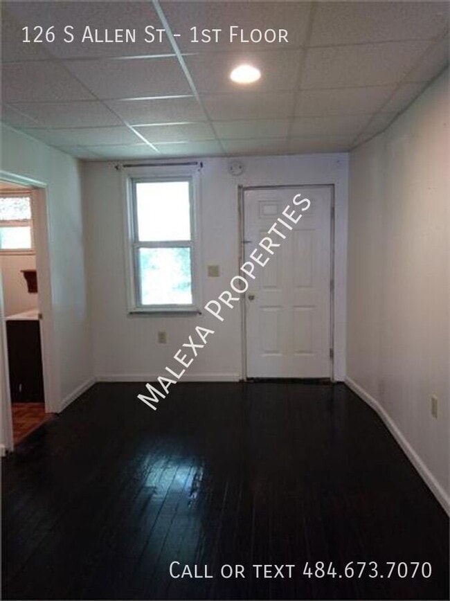 Building Photo - 126 Allen St