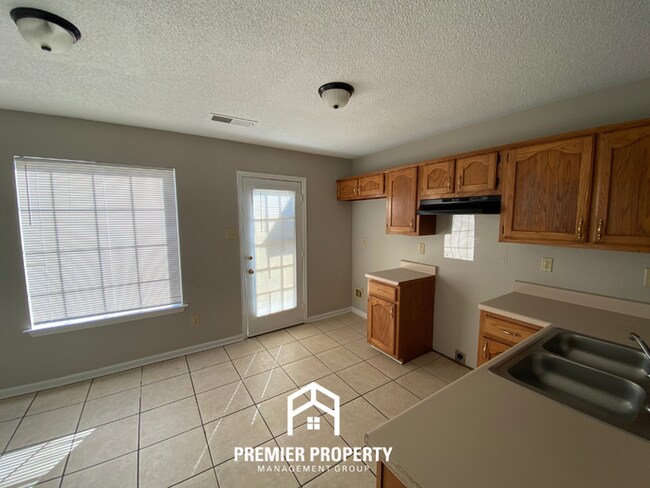 Building Photo - 5950 Chadwell Rd