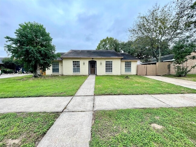 Building Photo - 7110 Foxmar Ln