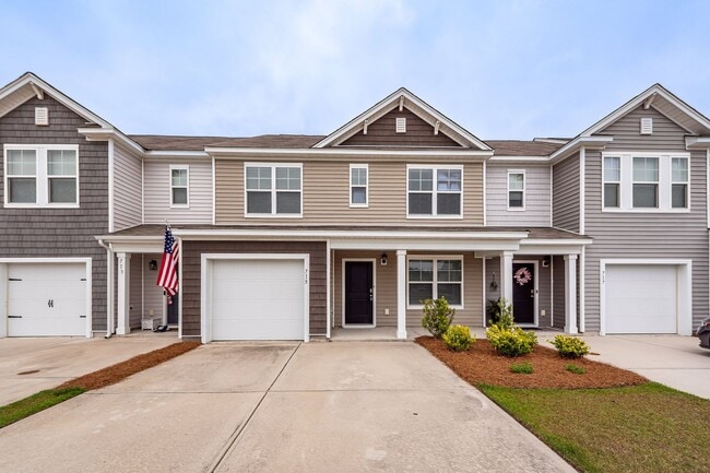 Building Photo - 715 Hilchot Dr
