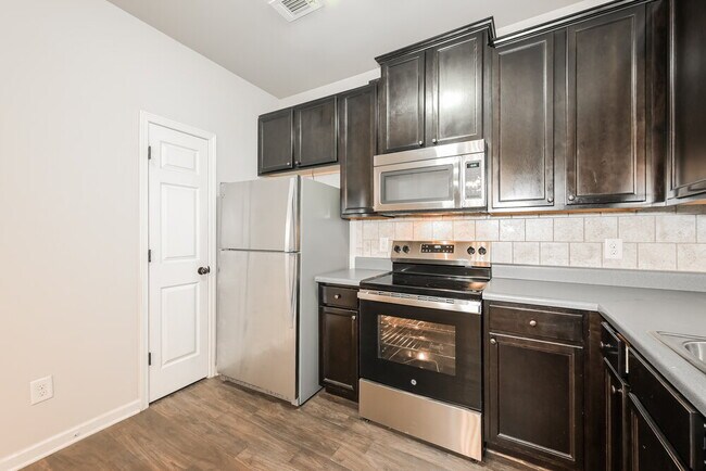 Building Photo - 1337 Avington Glen Way