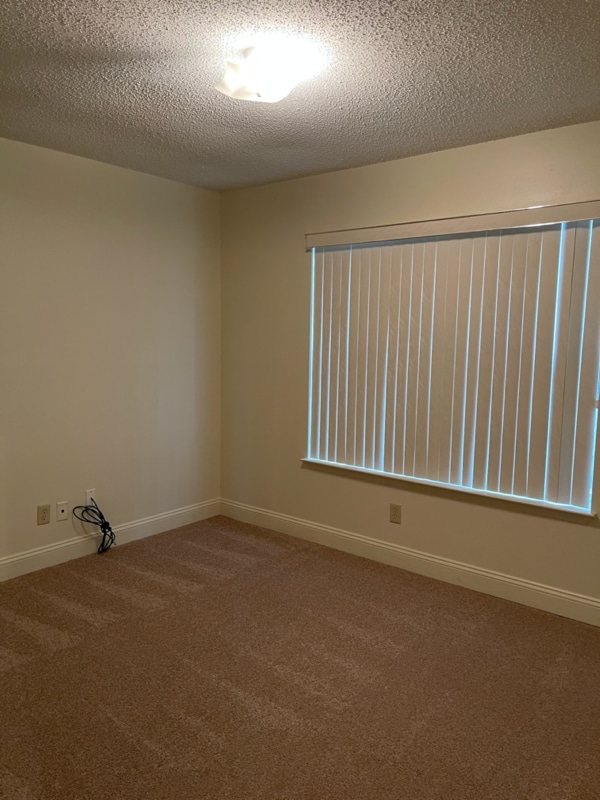 Building Photo - 3027 Yorktown Cir