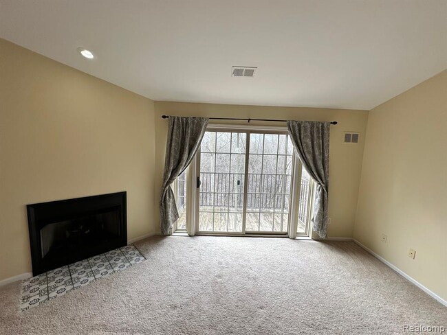 Building Photo - 39700 Rockcrest Ln
