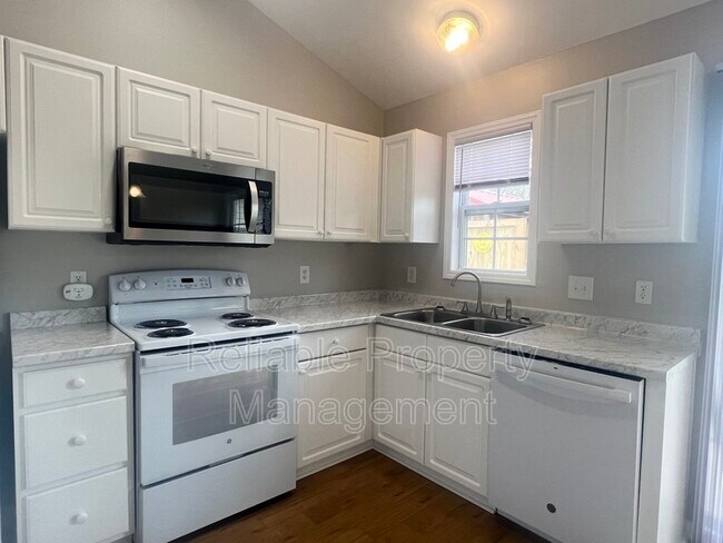 Building Photo - 5152 Limewood St