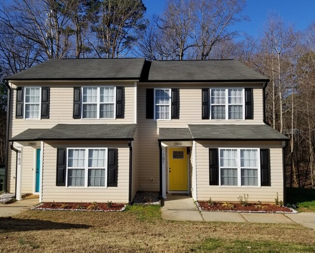 Building Photo - 2810 Herndon Village Way