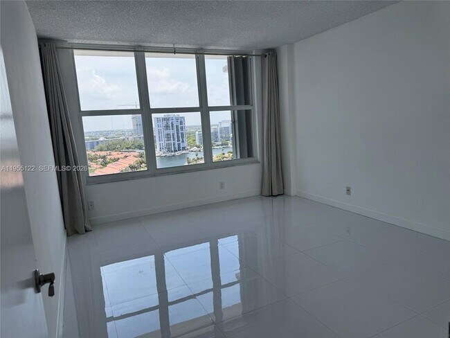 Building Photo - 3800 S Ocean Dr
