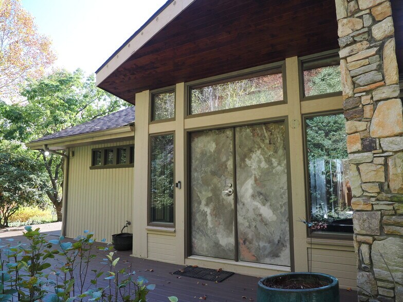 Building Photo - 100 Crab Apple Ln