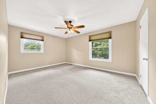 Building Photo - 121 Caldwell Dr