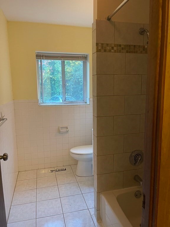 Building Photo - 44 Bayberry Dr
