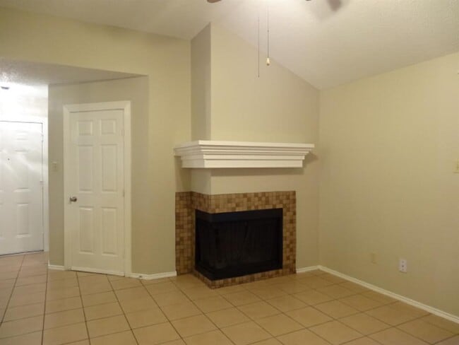 Building Photo - 13716 Sablecrest Dr