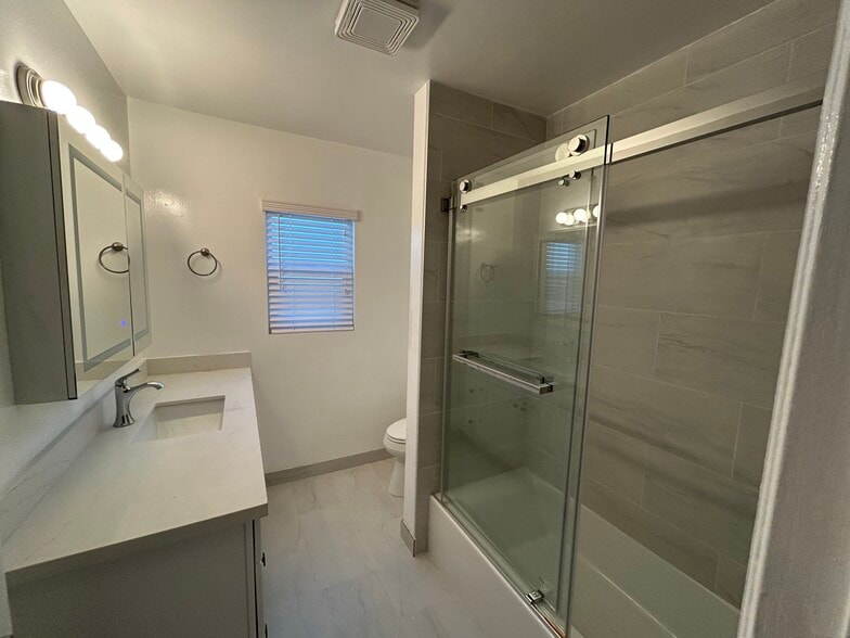 Bathroom No 1 - New Remodel - 325 S Doheny Dr