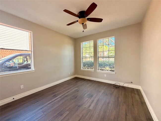 Building Photo - 5124 Carefree Dr