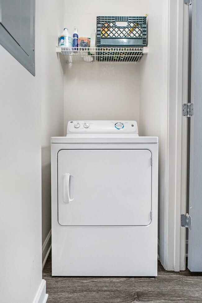 Building Photo - 2212 Brisbane Woods Way