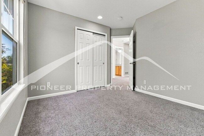 Building Photo - 7978 E Vassar Dr