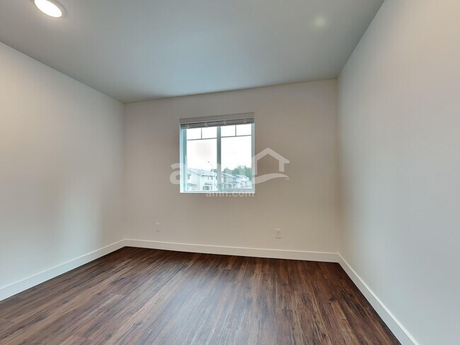 Building Photo - 8043 Dagny St SW