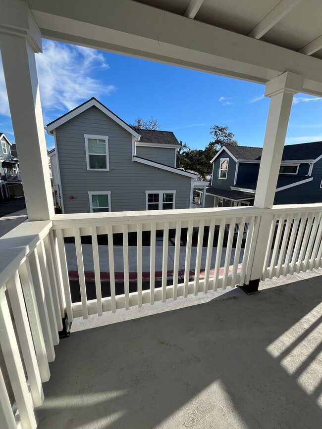 Building Photo - UPCOMING 3 BED 2 BATH HOME AVAILABLE 3/16/2026!!