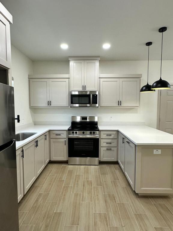 Building Photo - 2100 E San Andrea St