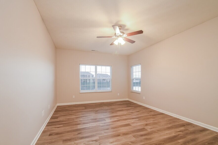 Building Photo - 2255 Silver Spoon Dr