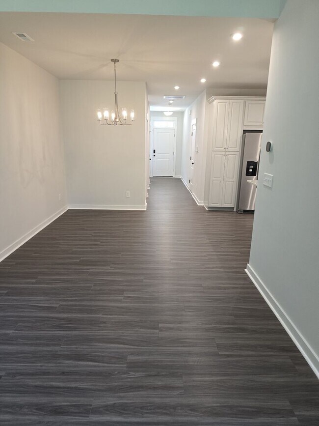 Building Photo - Beautiful New Constuction 3BR/2.5BA Townhouse