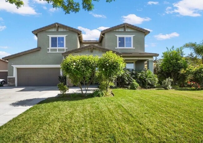 Building Photo - This stunning corner home offers 4 spaciou...