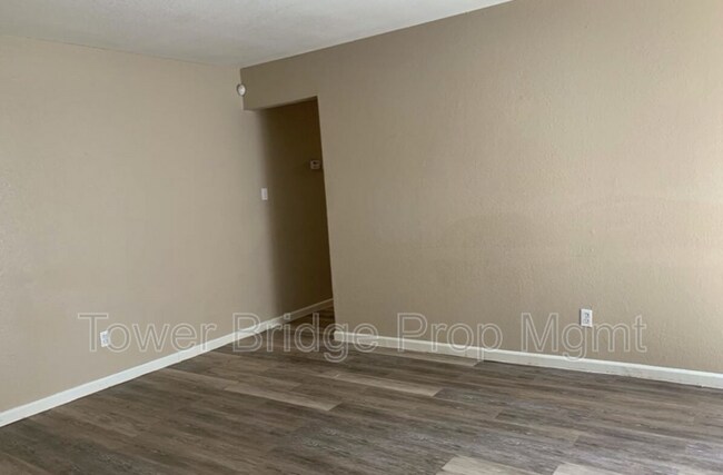Building Photo - 6004 Bourbon Dr