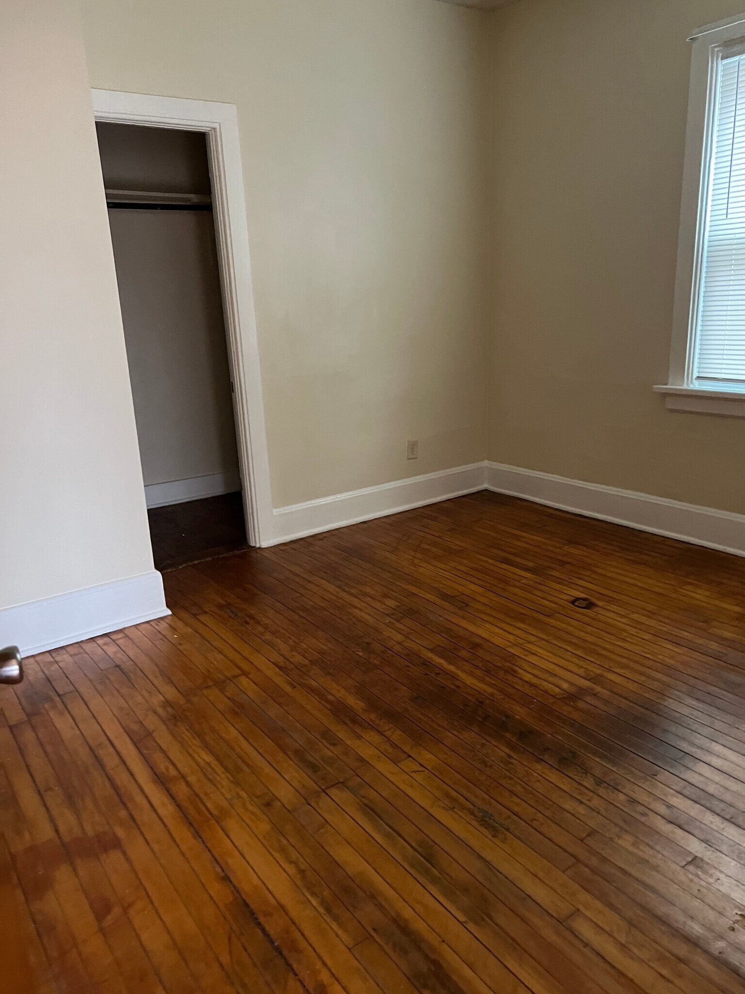 Building Photo - 2655 S 14th St