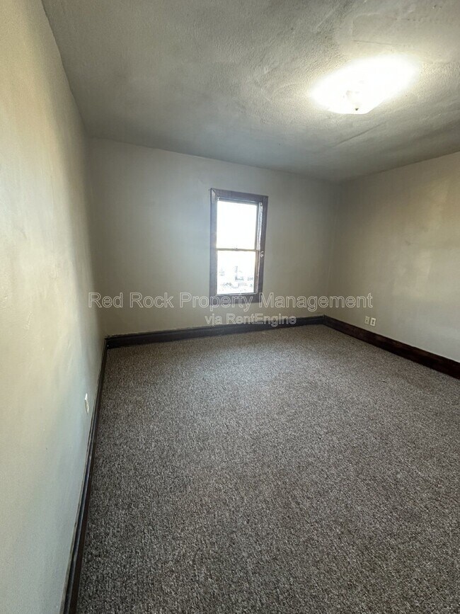 Building Photo - 320 Highland Ave