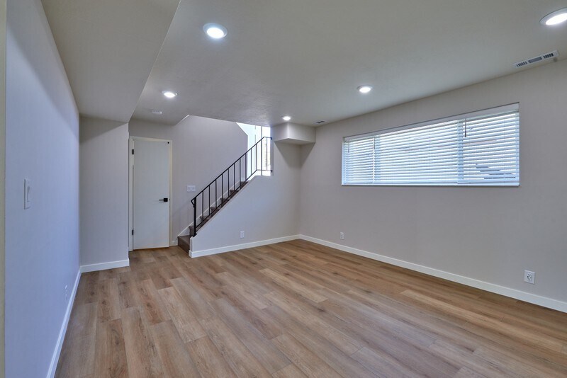 Building Photo - 3826 S 1250 E