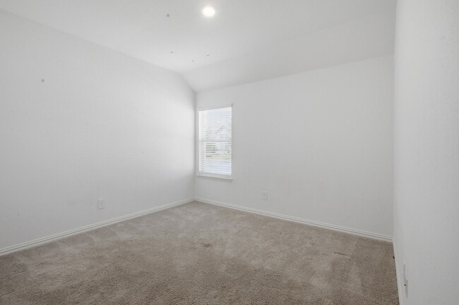 Building Photo - 700 Pistachio Pkwy