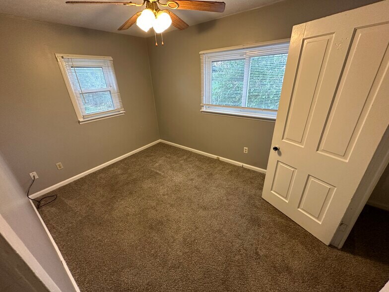 Nice sized 2nd bedroom off of kitchen - 1508 Forest Ave