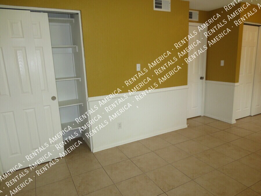 Building Photo - 13410 N 41st Pl