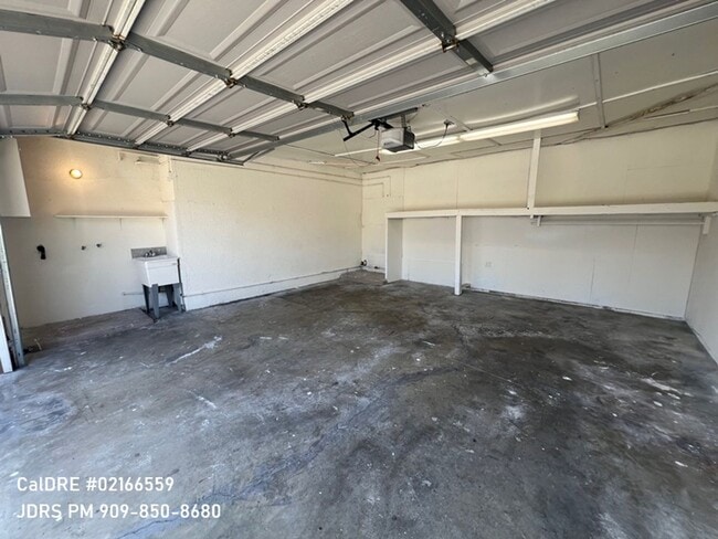 Building Photo - Rosemead 2 Bedroom Home with 2 Car Garage