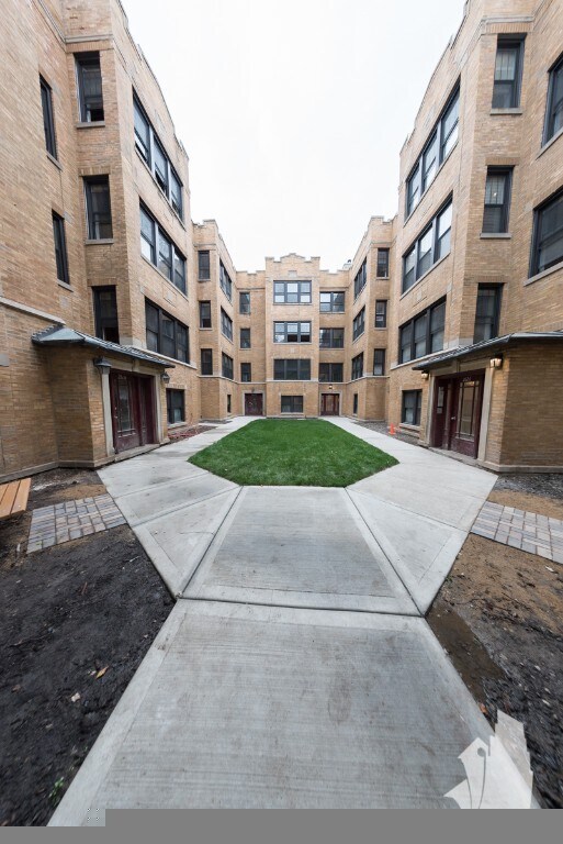 Building Photo - 2624 N Rockwell St