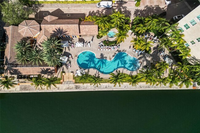 Building Photo - 3340 NE 190th St