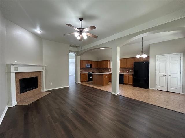 Building Photo - 4215 Glen Garden Dr