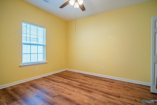 Building Photo - 216 Horseshoe Bend N