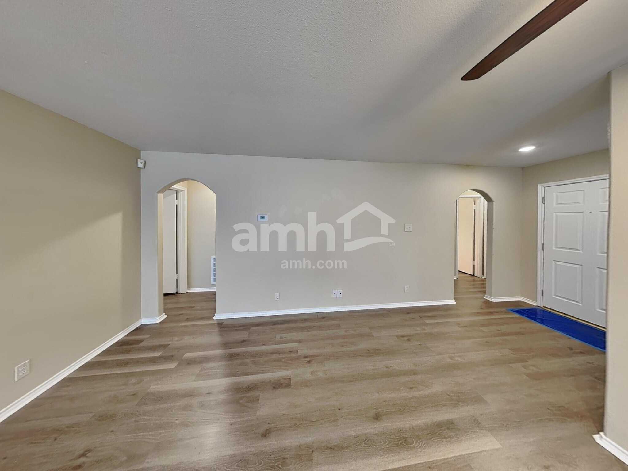 Building Photo - 15243 Kamary Ln