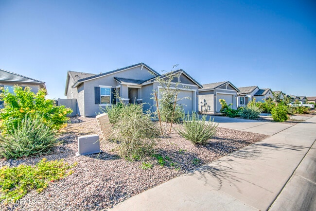 Building Photo - 4205 E Haley Dr