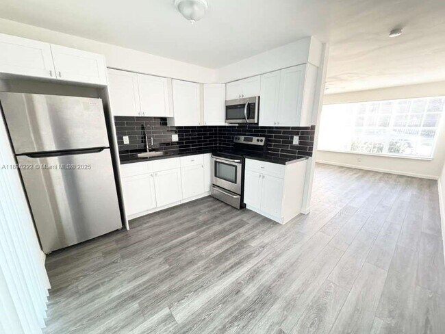 Primary Photo - 337 SE 23rd Ave