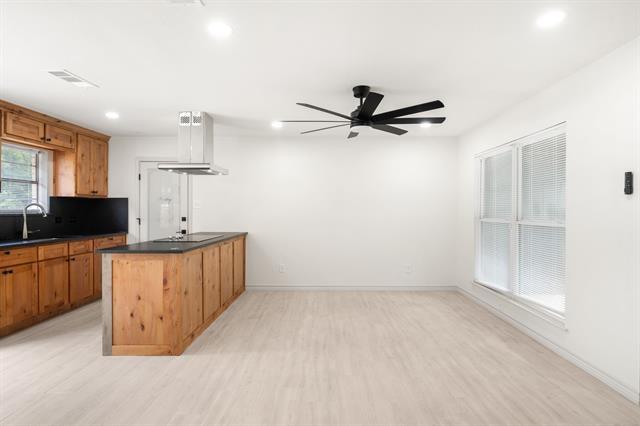 Building Photo - 103 N Summit St