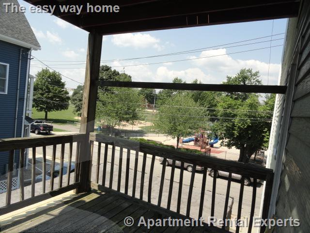 Building Photo - 9 Medford St