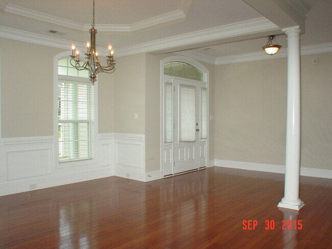 Building Photo - 124 Hurdle Ln