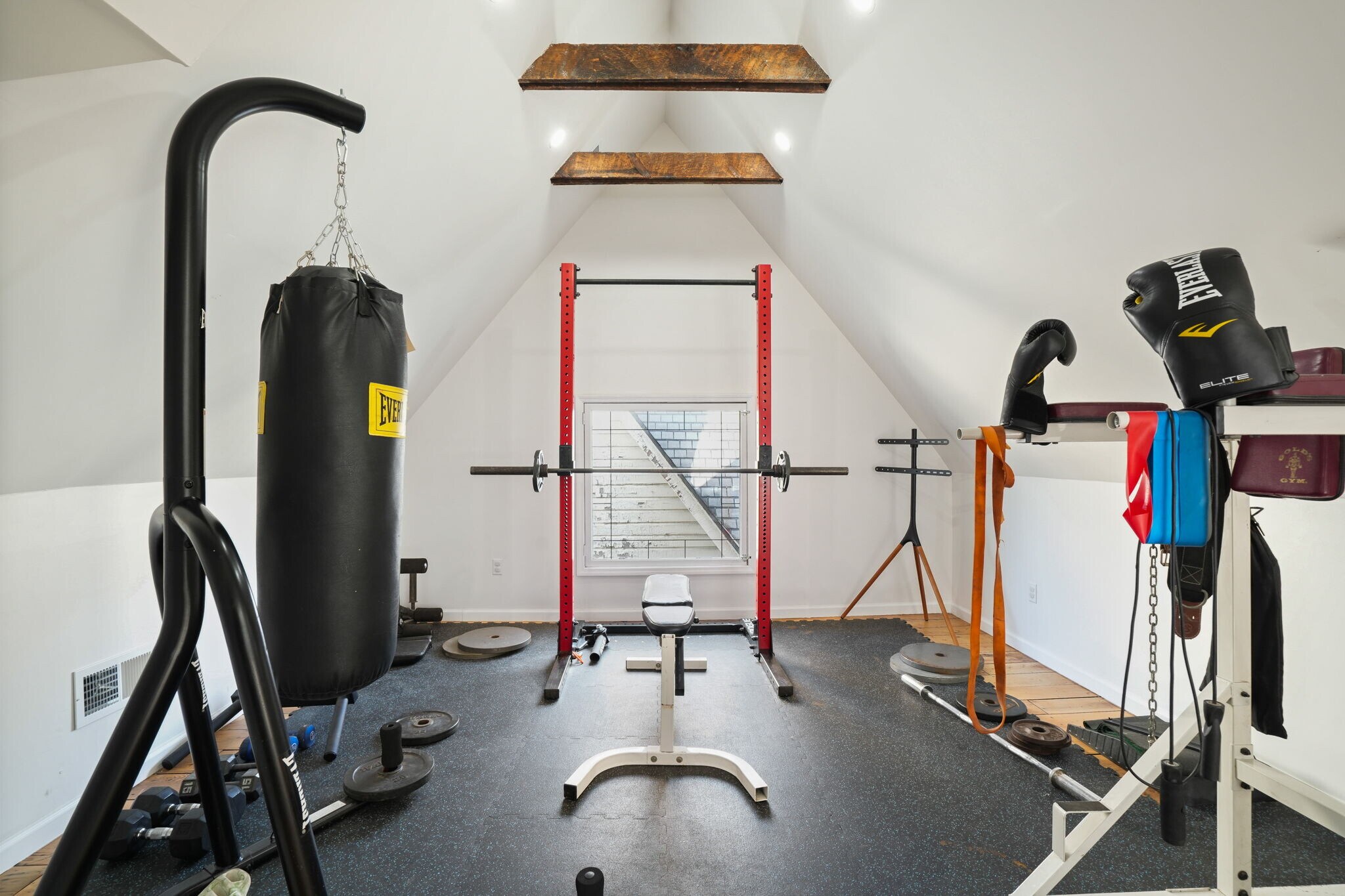 Building Photo - 77 W 2nd Ave