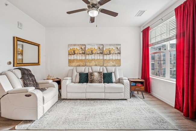 Building Photo - Spacious and Bright Modern 3-Bedroom Condo in Parker!