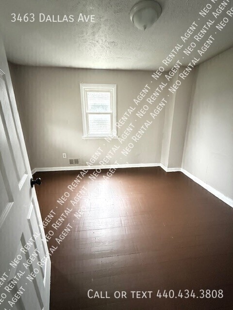 Building Photo - 3463 Dallas Ave