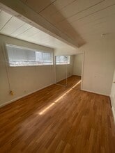 Building Photo - Thousands Points Apartment